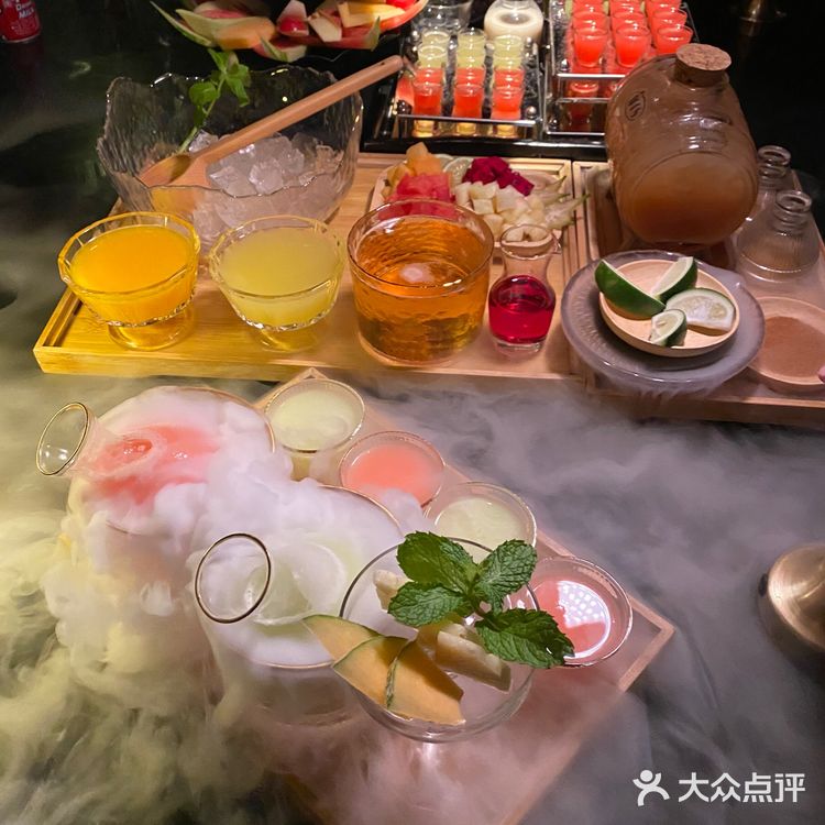 发个以前的探店，一个宝藏酒吧餐厅 服务就有前台小姐姐