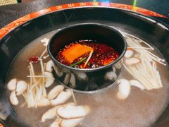 鸳鸯菌汤火锅-三江两海老火锅(北京首店)