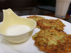 西葫芦饼配酸奶-TUK土耳其餐厅·下午茶(卢湾店)