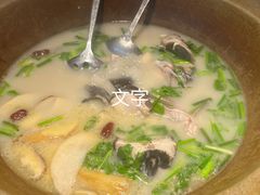 -咕嘟草帽鱼·牛奶一样的鲜鱼汤(包河万达广场创始店)