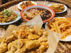 阿婆酥肉-爆炸头阿姨小四川正宗川味小吃(无任何分店)