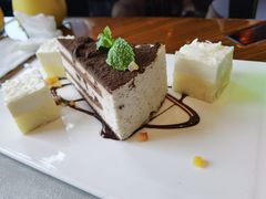 卡布奇诺-YUE·6·西式融合餐厅(外滩六号店)