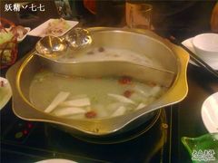 海鮮菌王鴛鴦鍋底【28元】-外婆桥流水旋转自助火锅