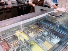 -VENCHI 闻绮(上海佛罗伦萨小镇店)