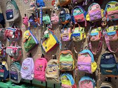 -燕莎奥特莱斯购物中心