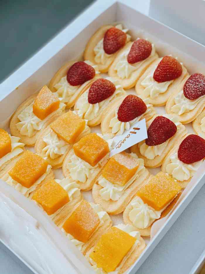 hana bakery-"家里人买来的蛋糕07说很好吃 颜值很高.