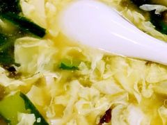 酸辣汤-李连贵酒家熏肉大饼(昆明街店)