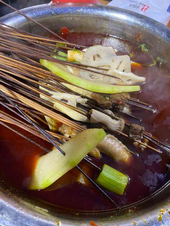老瓦房冷锅串串(文殊院店)-"这种十年老店的苍蝇馆子,真的很少见了,正