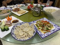 荠菜肉馅水饺-郑老八大酒店