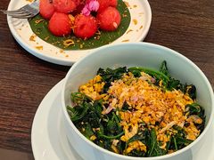 -Chom Cafe and Restaurant