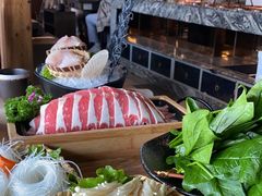 -湊湊火锅·茶憩(杭州湖滨银泰in77店)