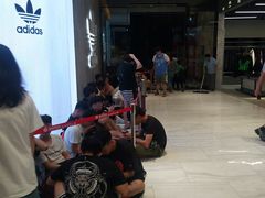 -阿迪达斯(武林银泰三叶草店)