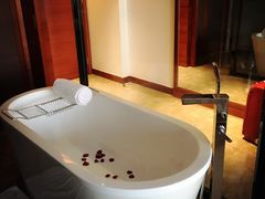 -三亚湾海居铂尔曼度假酒店