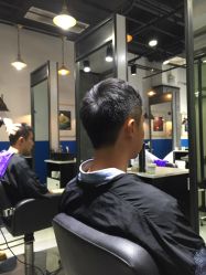 -FRIDAY星期五专业美发沙龙