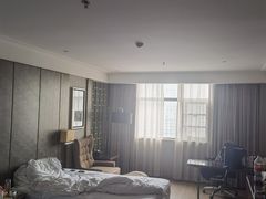 -武汉光谷广场杨家湾地铁站怡程酒店