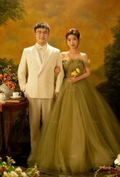 -雪中彩影婚纱摄影·微光艺术中心