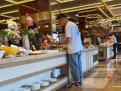 -大中华希尔顿酒店-念自助餐·嗨啤·小龙虾