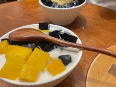 榴莲白雪凉粉-小团圆糖水铺(襄阳南路店)