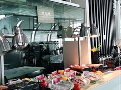 -亚洲国际大酒店·云顶阁旋转自助餐厅