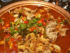 -沪小二炭火蛙锅(淮海中路美食不夜城店)