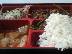 小鸡炖蘑菇便当-华东政法大学第二食堂(松江校区)