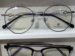 -视野联行眼镜·蔡司授权店(长白万象汇店)
