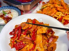 -巴特餐饮6加1音乐餐吧·新疆菜