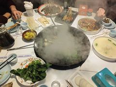 -茸梅路右拐龙虾-农家菜(松江店)