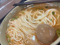 -亮亮面馆(经六路店)