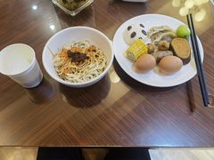 -武汉光谷广场杨家湾地铁站怡程酒店