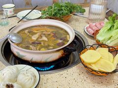 -杨记山珍鸡煲菌汤锅