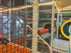 -嗨翻Hi-Fun竞技主题乐园·蹦床团建生日聚会(五棵松华熙店)