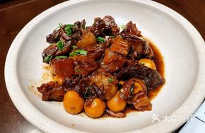Spicy Braised Beef Tendon with Preserved Egg