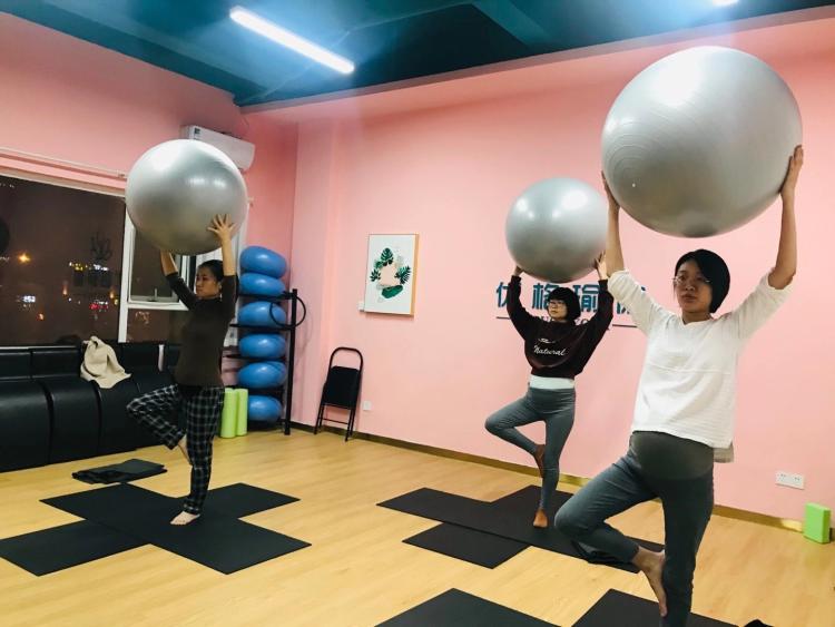 优格瑜伽(保利湾天地店)-"之前一直忘评价,孕期记性越来越不好了.这.