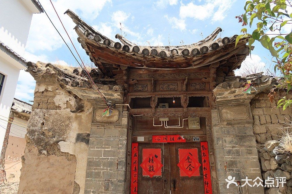 大理蝴蝶泉边，天下白族第一村，著名的扎染之乡