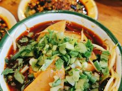 -拈签一笑黄牛肉辣卤串串