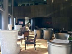 -上海滴水湖皇冠假日酒店