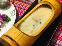 竹筒山珍汤-香巴拉云南餐厅(华莱坞店)