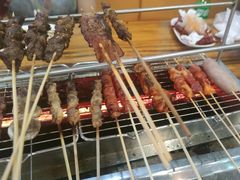 -哈尔滨小酒馆·鲜肉现穿自助烧烤(康新花园店)
