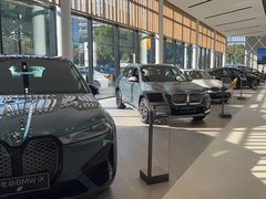 -上海宝信宝马4S店