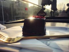 -UNI UNI(环亚凯瑟琳店)