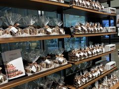 -Laderach 莱德拉(上海环贸iapm店)