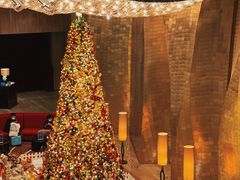 大堂的圣诞树也很好拍-广州天河希尔顿酒店