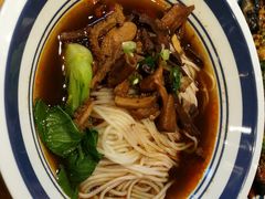 -霸蛮湖南菜·牛肉粉(荣京西街店)