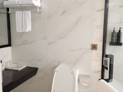 -南宁世纪君悦大酒店(青秀万达滨湖路地铁站店)