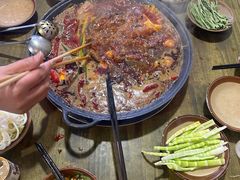 -黄潇洒老火锅(九眼桥宏济巷店)