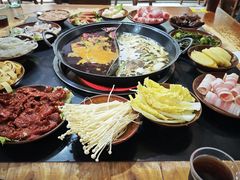 -重庆故事姊妹老火锅(财经学院店)