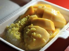 -芒果糯米饭摊子