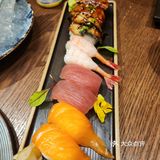 团购的套餐量非常足，点的四人餐，菜品很丰富