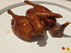 玻璃挂皮乳鸽皇-北京厨房(SKP店)